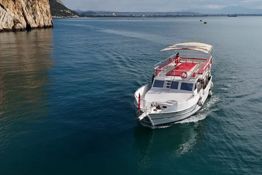 ⚪ Relax Boat Tour